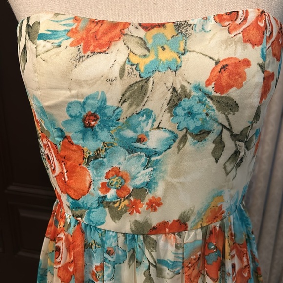 Beautiful Strapless Floral Garden Party Full Length Flowy Dress - Picture 6 of 10